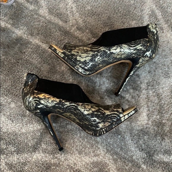 💕HP💕Donald J. Pliner stassi heeled bootie - Picture 5 of 15